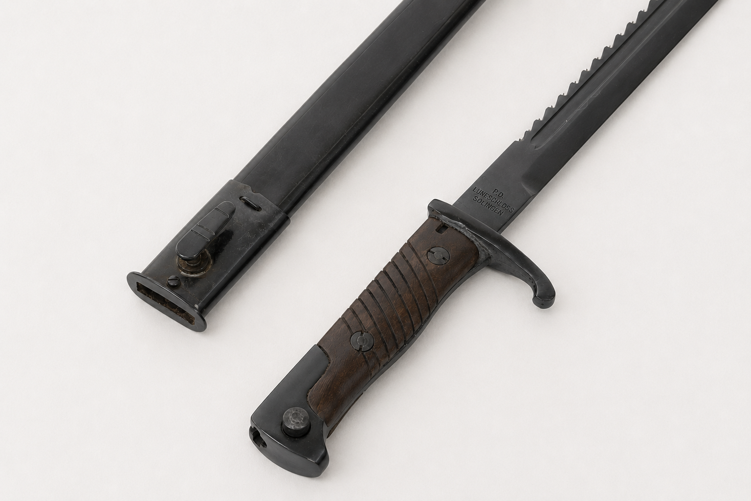 17-02-189 WWI German Gewehr 98 Bayonet With Sawback+Scabbard