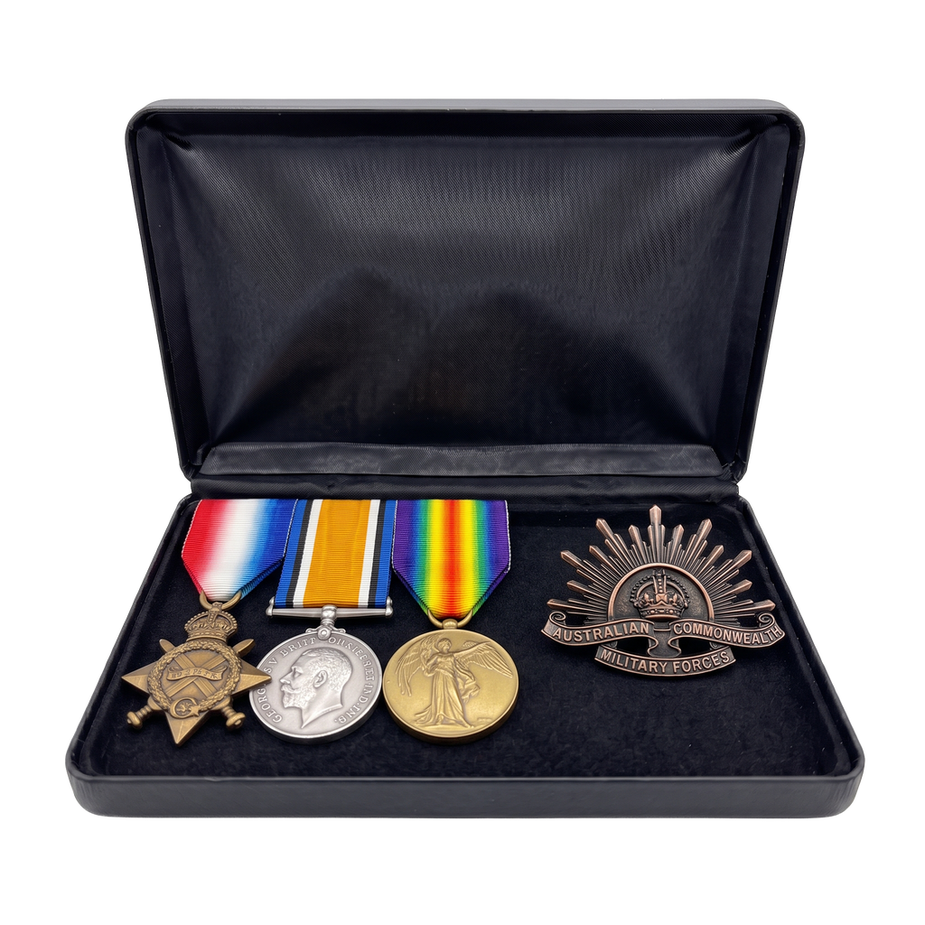 WWI Trio Medal Set & Cap Badge - Boxed